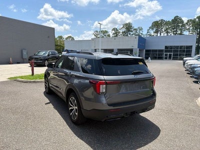 2025 Ford Explorer ST-Line