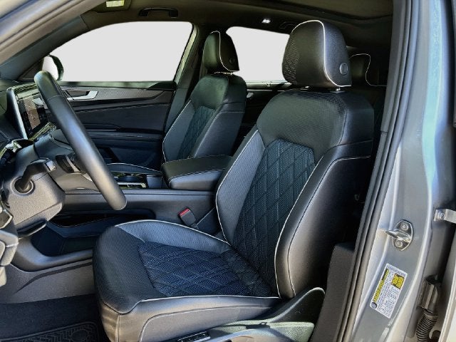 2026 Volkswagen Atlas Cross Sport SEL Premium R-Line