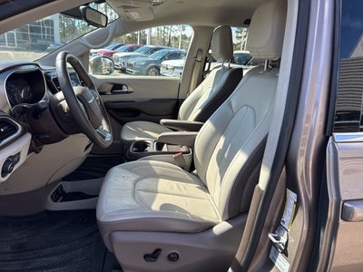 2017 Chrysler Pacifica Touring L