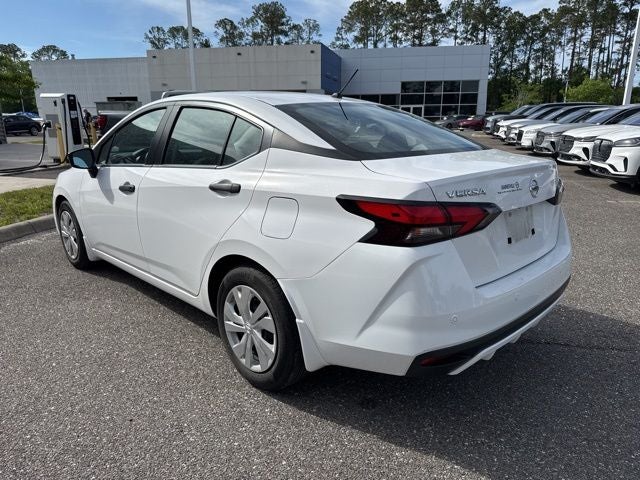 2022 Nissan Versa 1.6 S