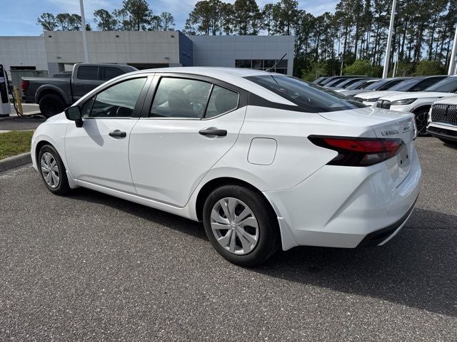 2022 Nissan Versa 1.6 S