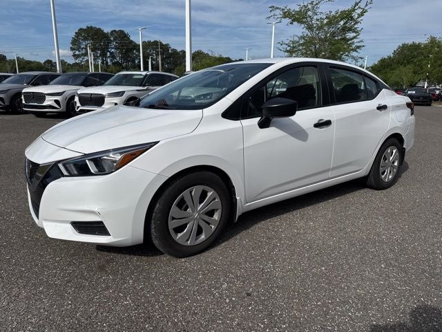 2022 Nissan Versa 1.6 S
