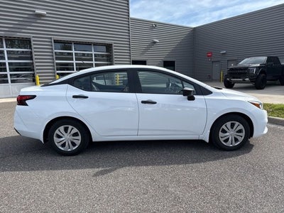 2022 Nissan Versa 1.6 S