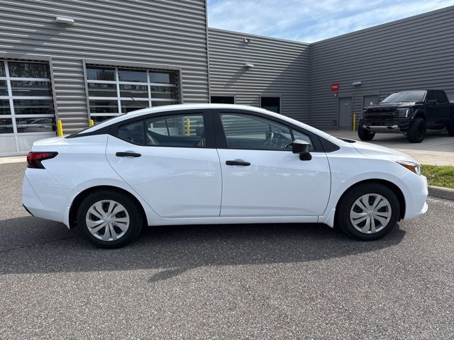 2022 Nissan Versa 1.6 S