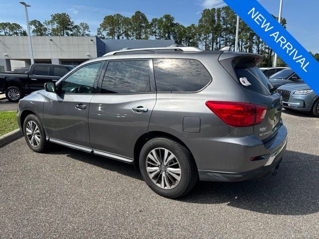 2019 Nissan Pathfinder SV