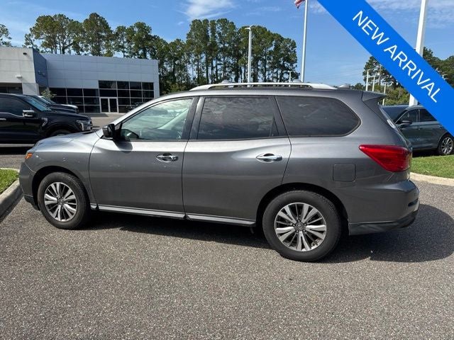 2019 Nissan Pathfinder SV