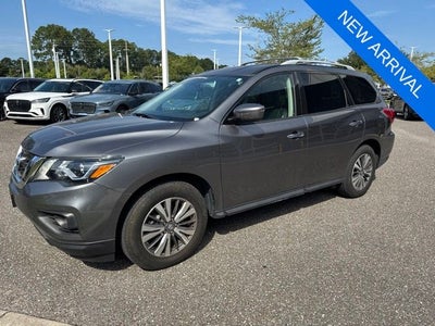 2019 Nissan Pathfinder SV