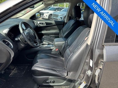 2019 Nissan Pathfinder SV
