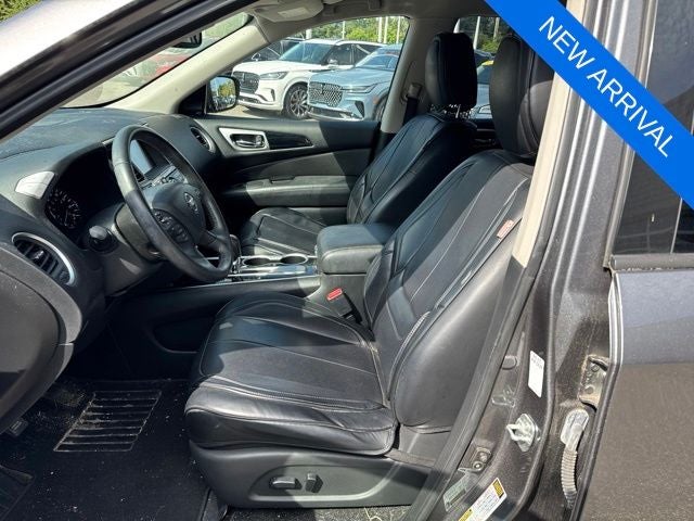 2019 Nissan Pathfinder SV