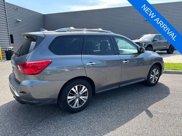 2019 Nissan Pathfinder SV