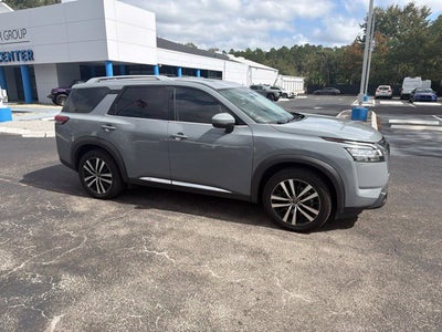 2023 Nissan Pathfinder Platinum