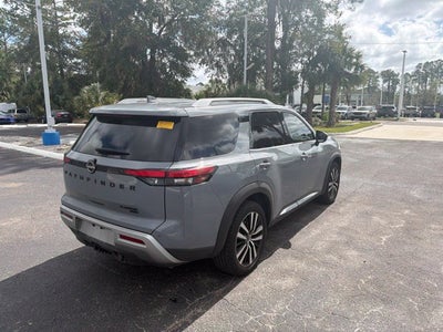 2023 Nissan Pathfinder Platinum
