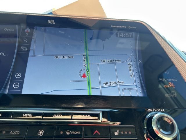 2022 Toyota Highlander Hybrid Platinum