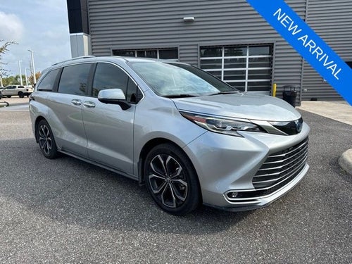 2025 Toyota Sienna Platinum 7 Passenger