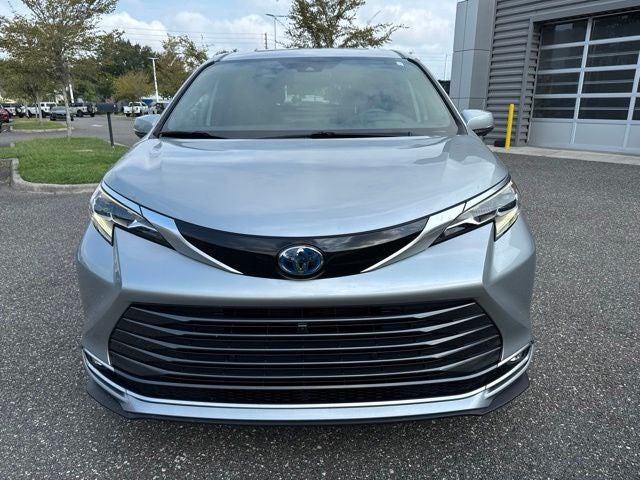 2025 Toyota Sienna Platinum 7 Passenger