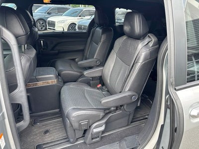 2025 Toyota Sienna Platinum 7 Passenger