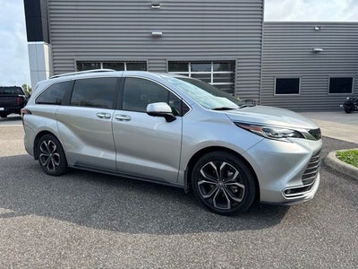 2025 Toyota Sienna Platinum 7 Passenger
