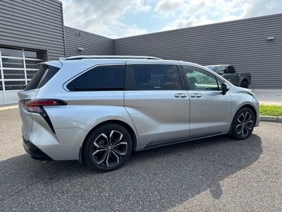 2025 Toyota Sienna Platinum 7 Passenger
