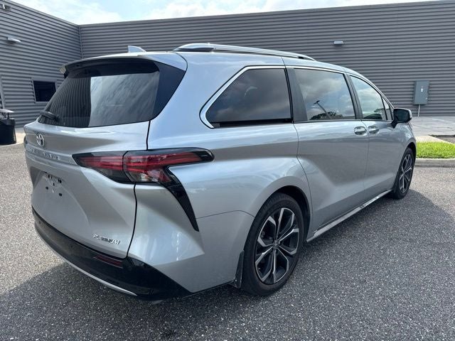 2025 Toyota Sienna Platinum 7 Passenger