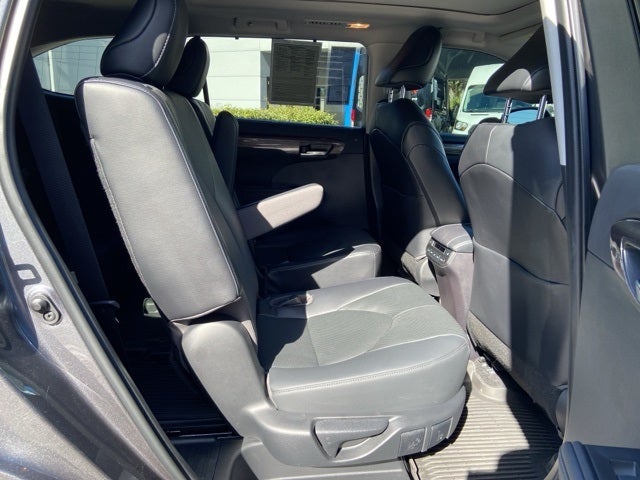 2023 Toyota Highlander Platinum