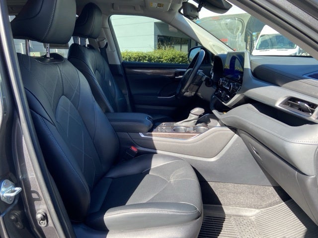 2023 Toyota Highlander Platinum