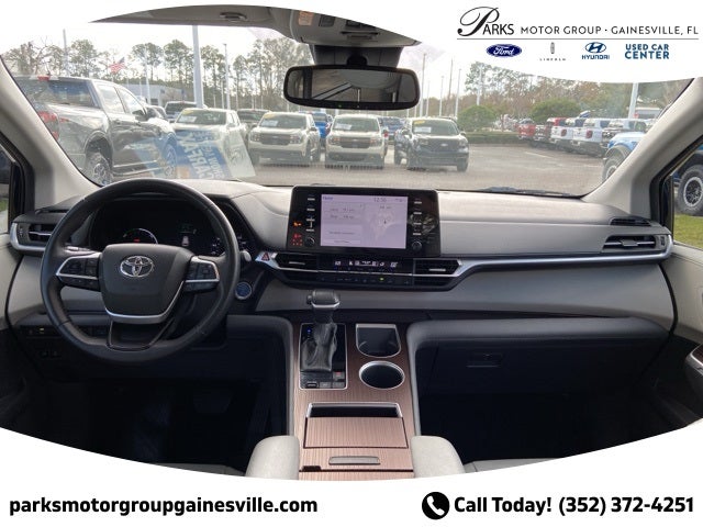 2024 Toyota Sienna XLE 8 Passenger