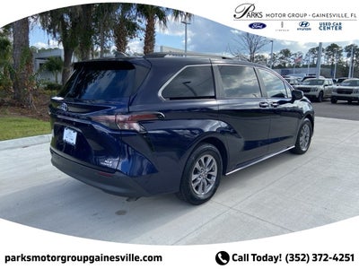 2024 Toyota Sienna XLE 8 Passenger
