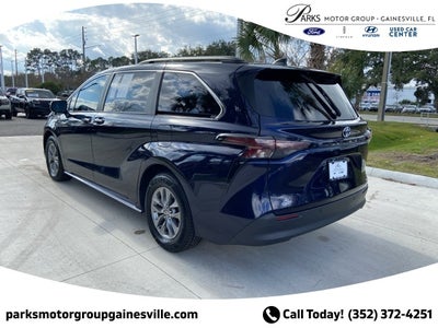 2024 Toyota Sienna XLE 8 Passenger