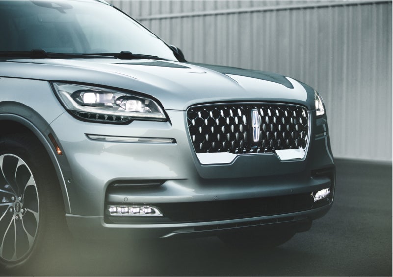The available adaptive pixel LED headlamps of the 2023 Lincoln Aviator® SUV activated | Parks Lincoln of Gainesville in Gainesville FL