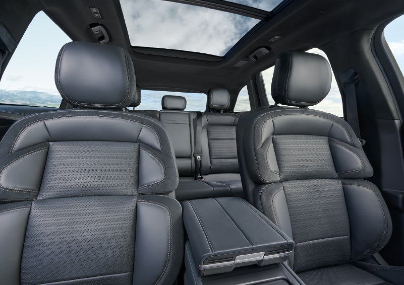 The spacious second row and available panoramic Vista Roof® is shown. | Parks Lincoln of Gainesville in Gainesville FL